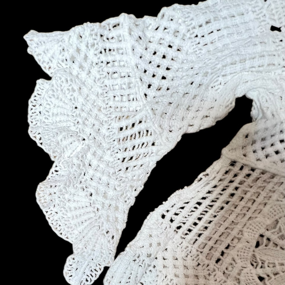 AZ Cream Crochet Top - Picture 3 of 3